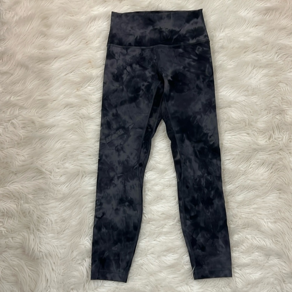 NWOT LuLuLemon 25” Aligns Size 6